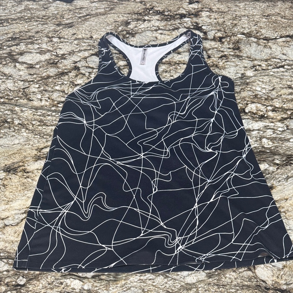 Fabletics  Monochrome Patterned tank